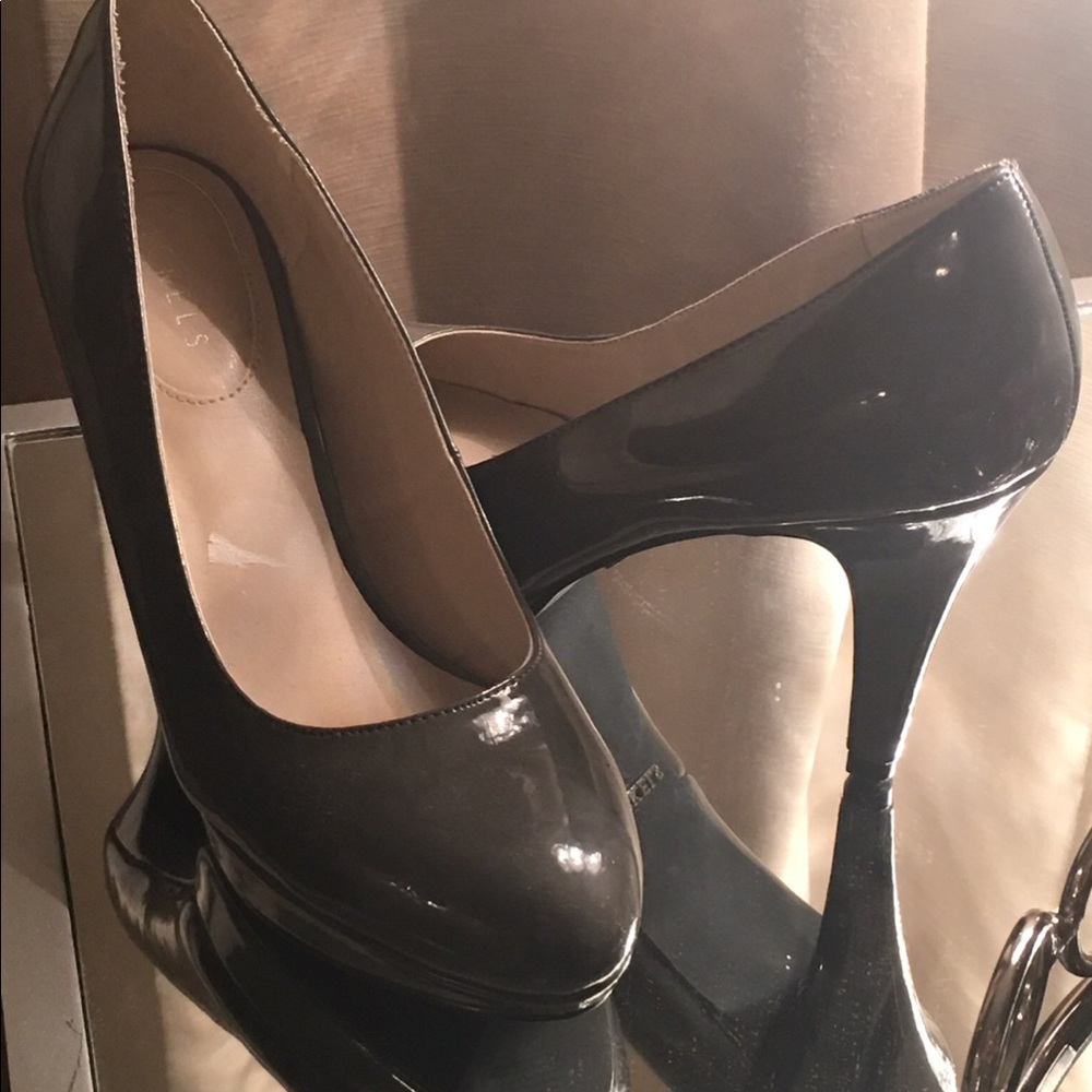 Classy heels (New)